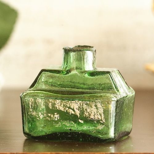 イギリス アンティーク雑貨 ガラス ヴィクトリアンインク瓶 ペン置きタイプ 欧米アンティーク雑貨なららんblog In Kyoto